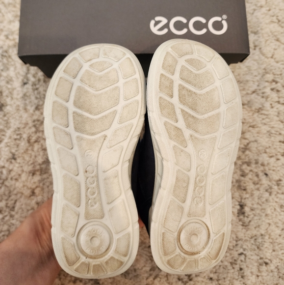 Ecco Toddler Shoes - Picture 3 of 10